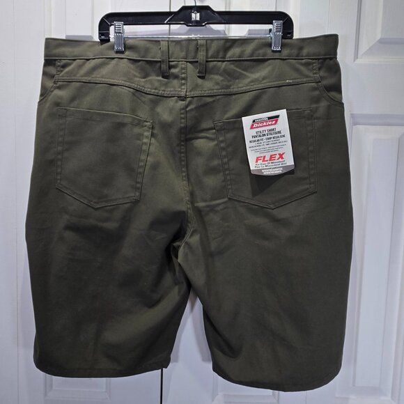 NWT Men’s Army Green Dickies Cargo Shorts – Size 42 - Picture 2 of 5